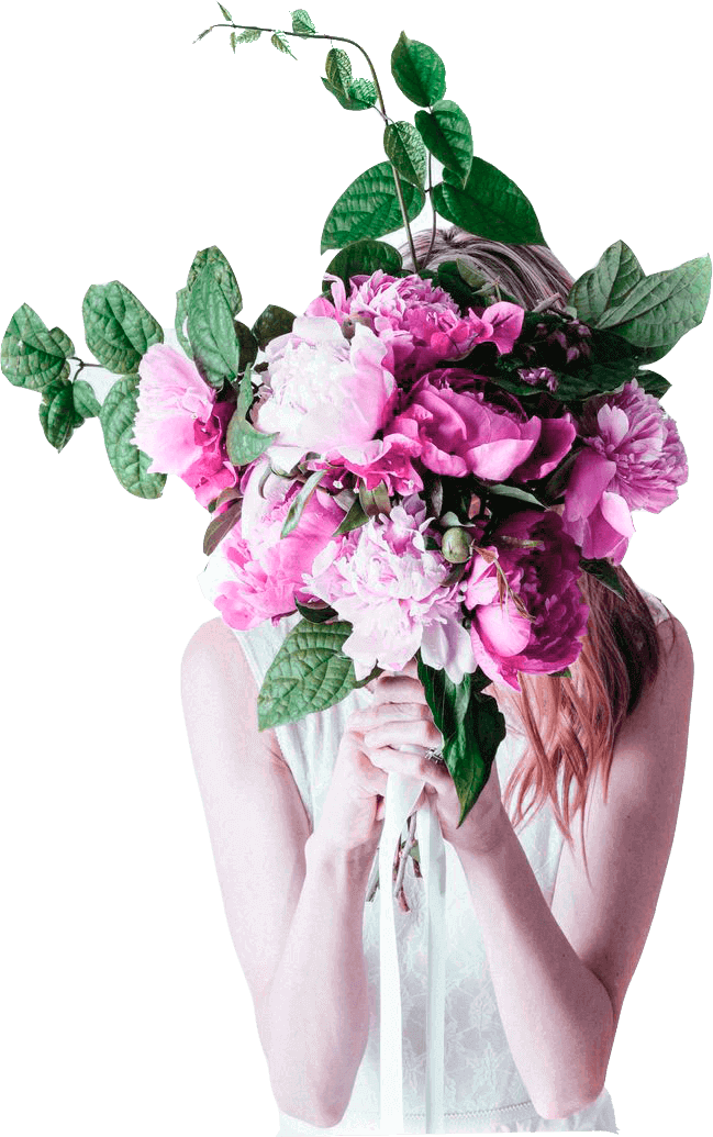 девушка с букетом цветов